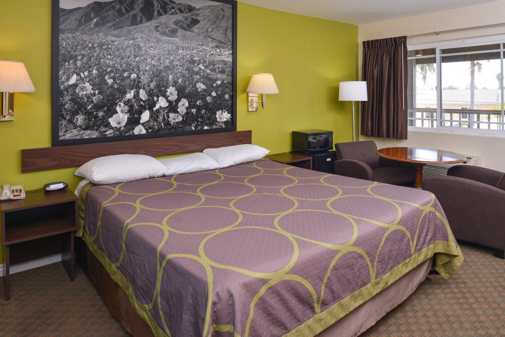 Super 8 By Wyndham Los Angeles/Alhambra Bagian luar foto