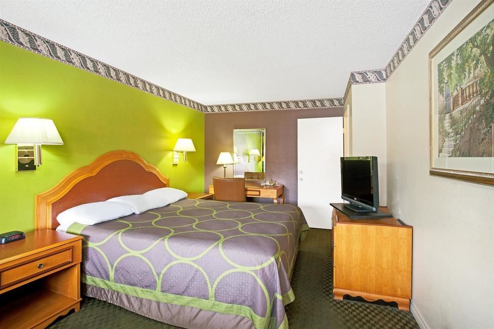 Super 8 By Wyndham Los Angeles/Alhambra Bagian luar foto