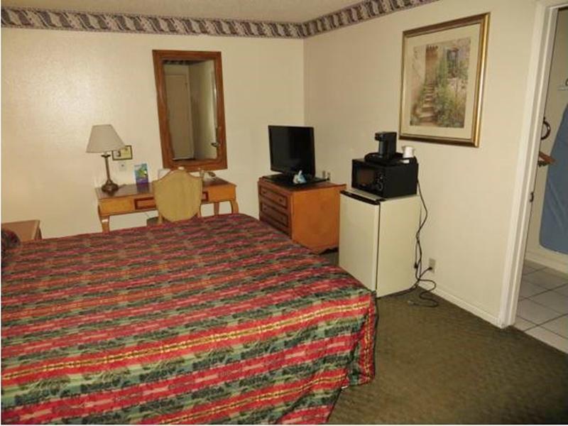 Super 8 By Wyndham Los Angeles/Alhambra Bagian luar foto