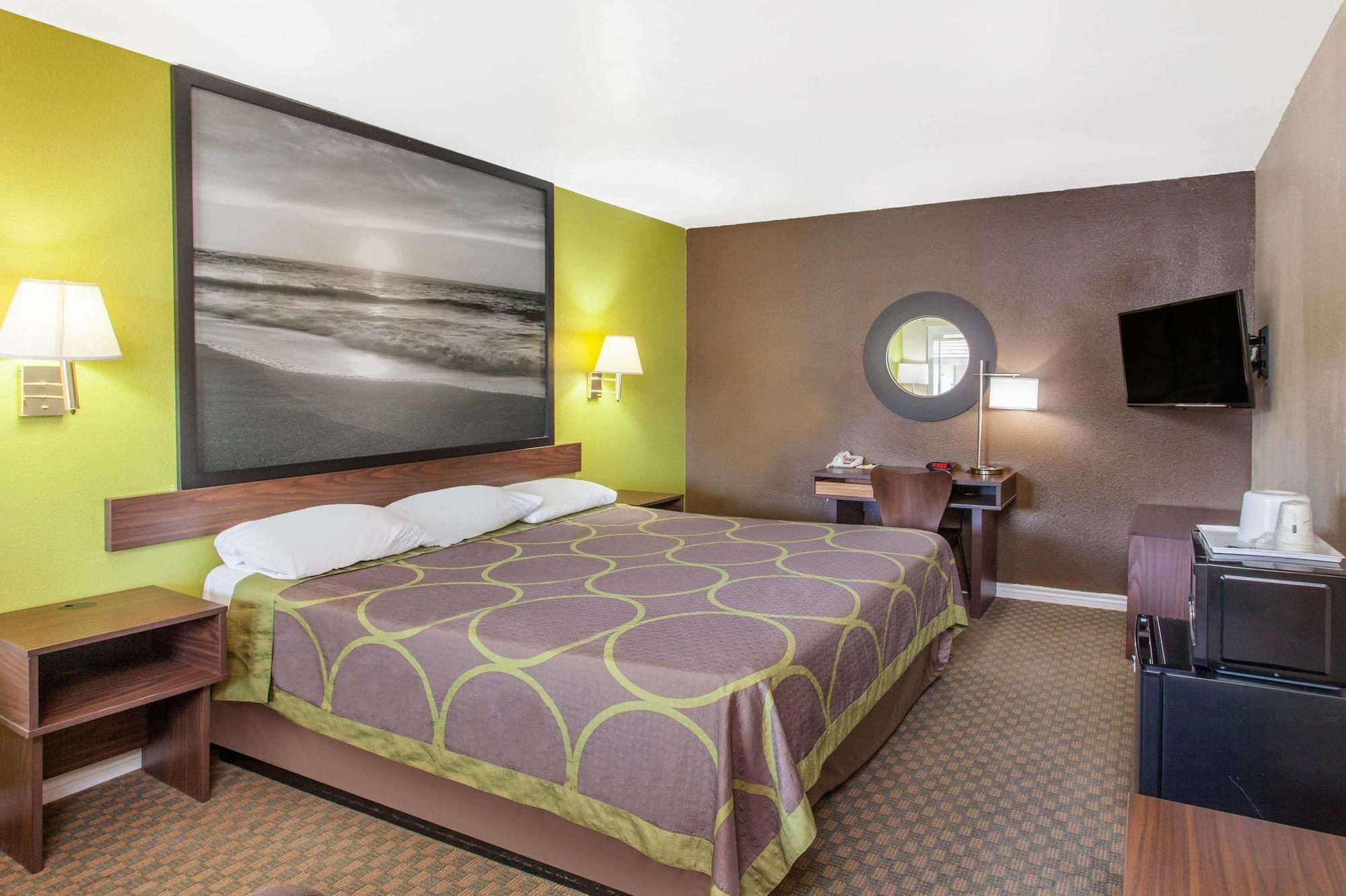 Super 8 By Wyndham Los Angeles/Alhambra Bagian luar foto