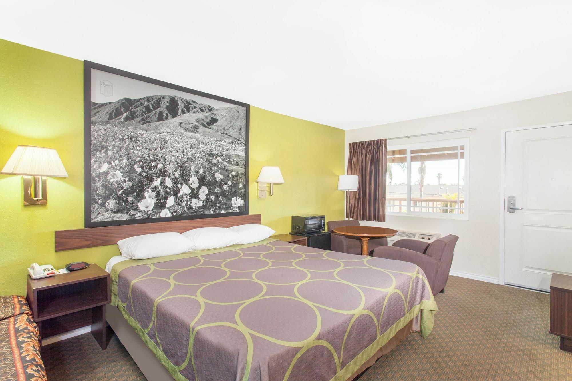Super 8 By Wyndham Los Angeles/Alhambra Bagian luar foto
